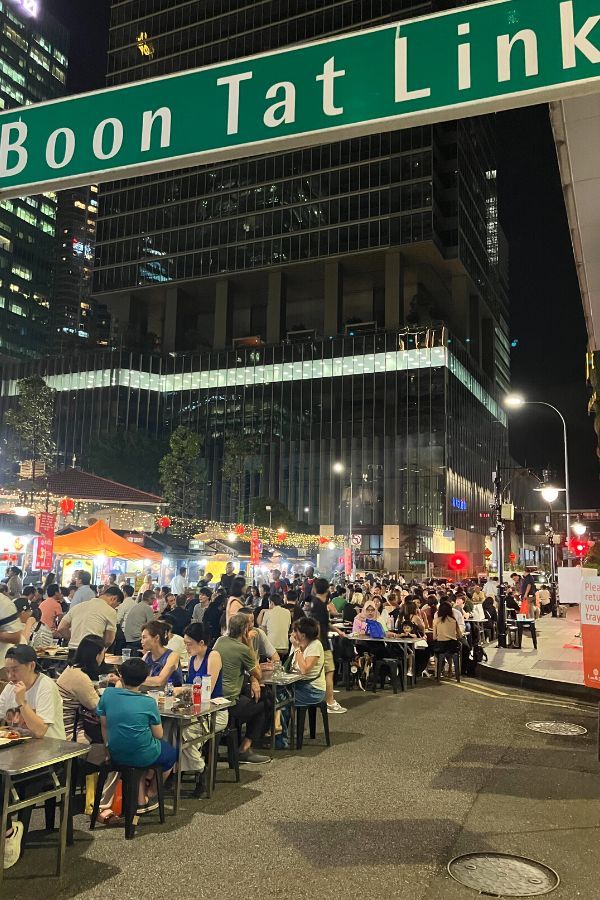 Ulica Boon Tat skupia wokół aż 10 singapurskich hawker centre