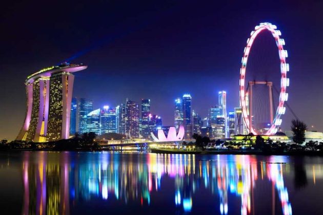 Panorama Singapuru nocą