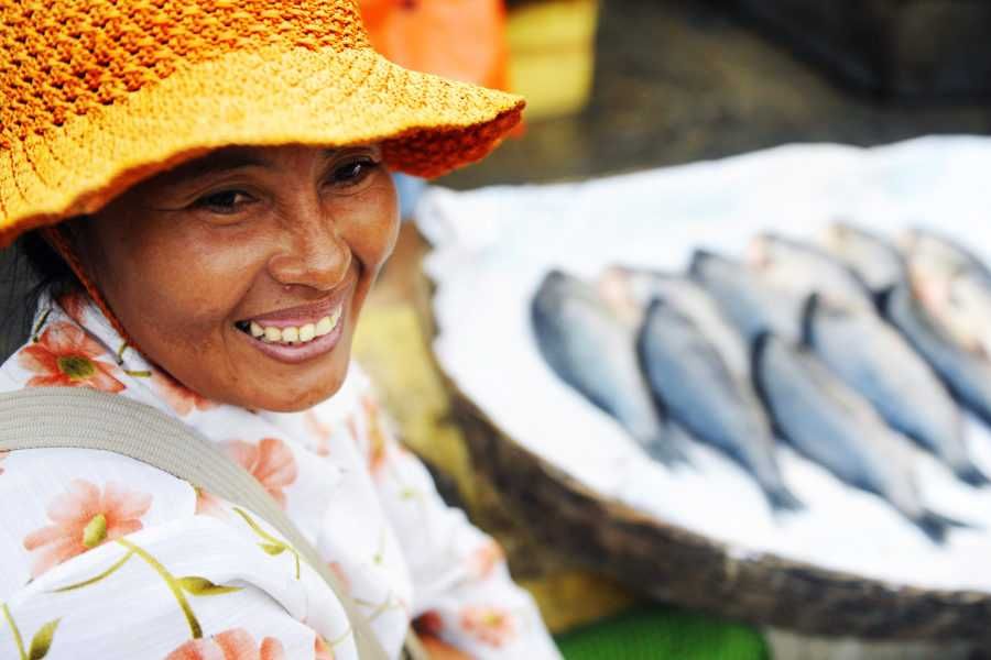 Świeże ryby na targu w Kambodży