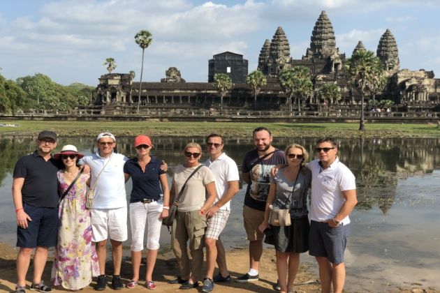 Nasza grupa przed Angkor Wat