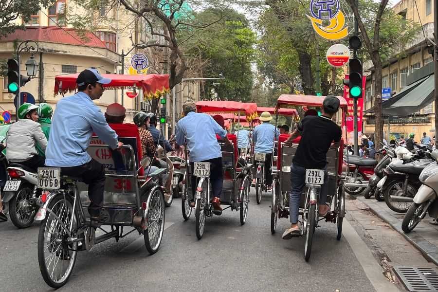 Motopodróżni tym razem w roli pasażerów - Hanoi