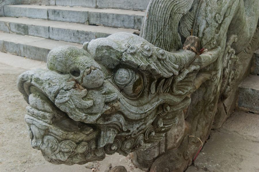Kamienny detal z cytadeli w prowincji Thanh Hoa