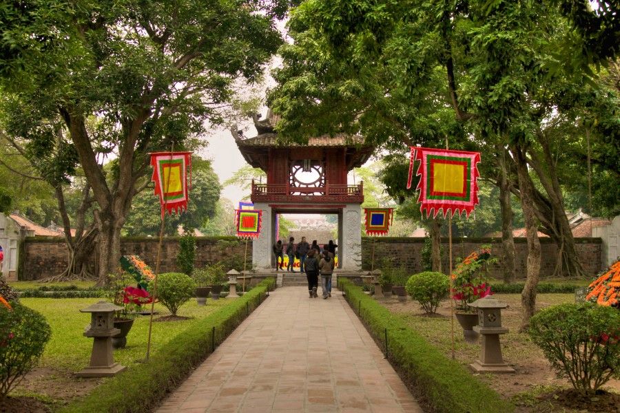 Hanoi - Świątynia Literatury. Polacy w Hanoi