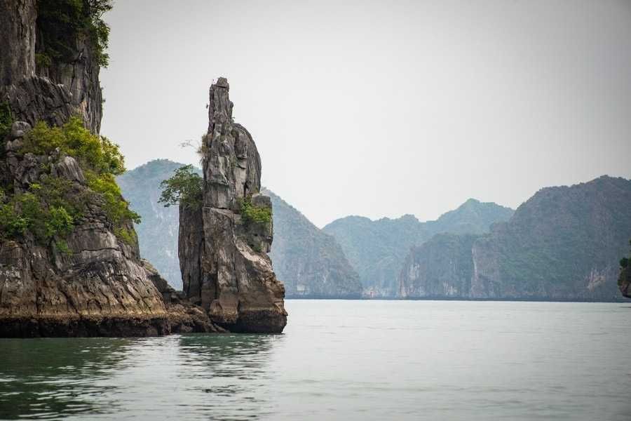 Formacje skalne w Zatoce Ha Long