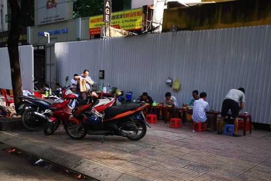 Ulice Sajgonu tętnią życiem