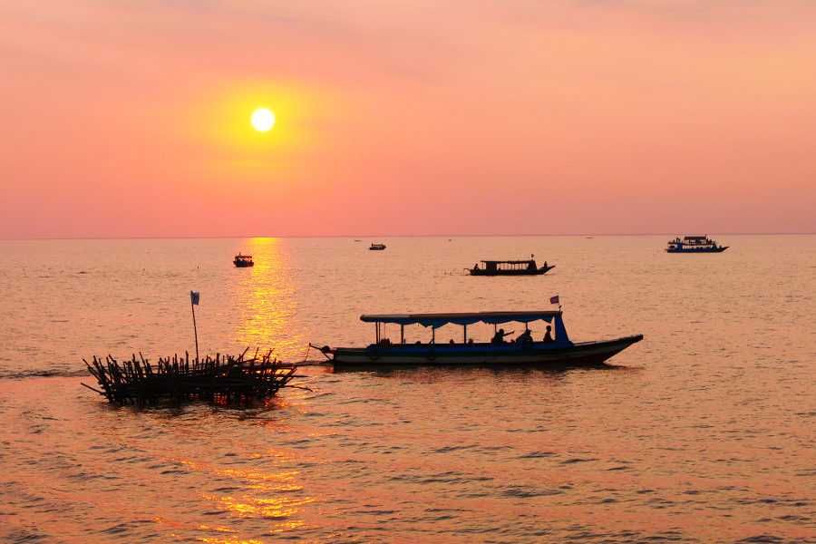 Zachód słońca nad Tonle Sap