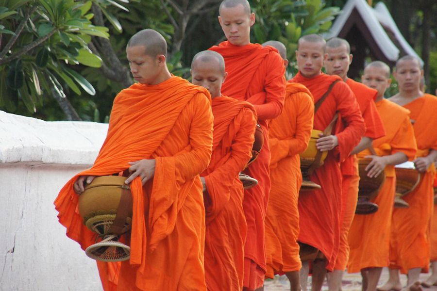 Mnisi w Luang Prabang