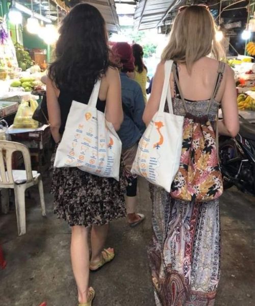Zakupy na bazarze w Sajgonie