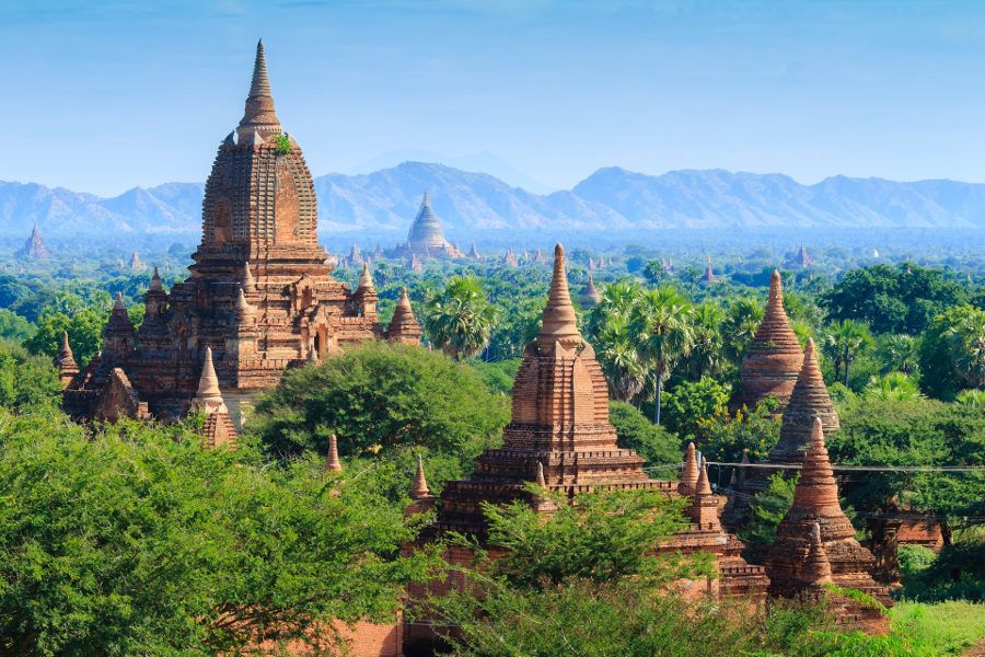 Malownicze stupy w Bagan