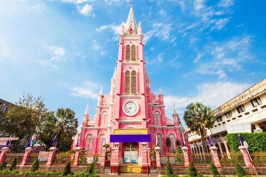 Tan Dinh, czyli Pink Church w Sajgonie