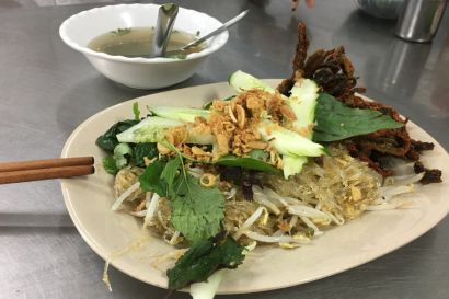 makaron smażony wietnam jedzenie