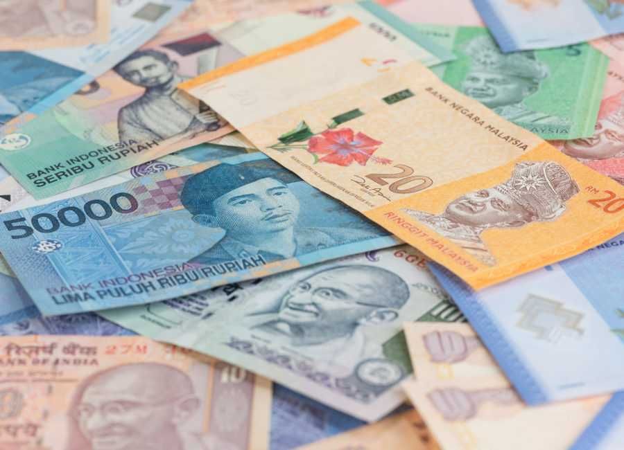 Waluty krajów Azji, w tym: 20 ringgit
